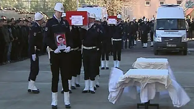 Şehit polis memuru ve kızı için tören!