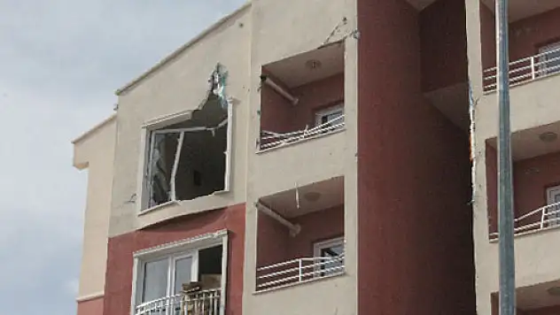 Uçan çatı bir eve girdi