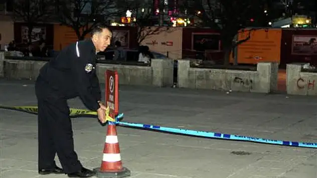 Unutulan çanta polisi alarma geçirdi