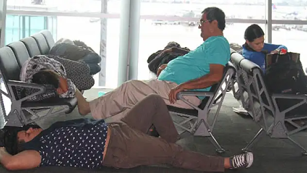 Seferler iptal olunca Atatürk Havalimanı otele döndü