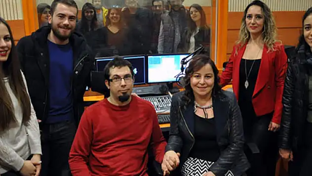 Doktorun yaşama şansı yüzde 4 dediği Berk mezun oluyor