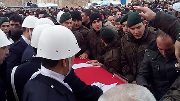 Şehit polis Erbay, Bayburt'ta son yolculuğuna uğurlandı