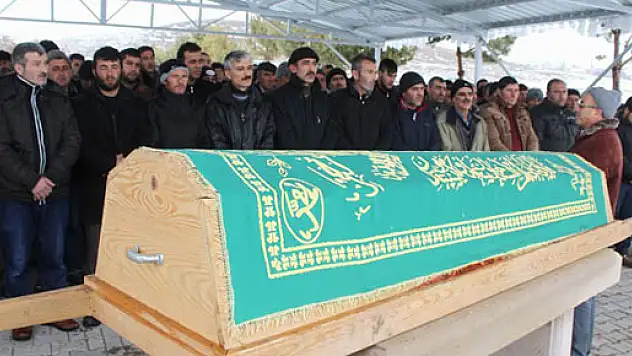 Notları nedeniyle intihar eden çocuk toprağa verildi