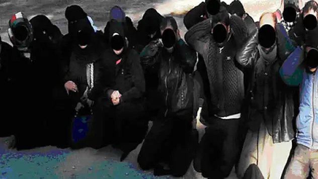 Türkiye'ye girmeye çalışan 43 IŞİD'li yakalandı