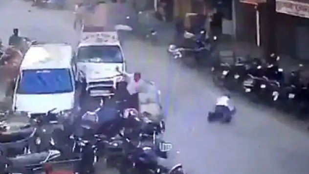 Ambulans dehşet saçtı: 1 ölü, 4 yaralı