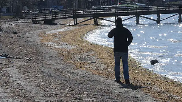 Çanakkale'de deniz çekildi