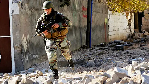 Sur'da çatışma: 1'i ağır 4 asker yaralı