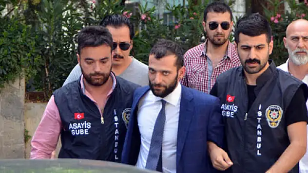 Onur Özbizerdik hakkında yakalama kararı