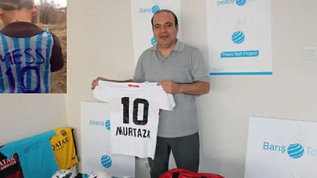 Poşet formalı çocuğun spor malzemeleri Elazığ'dan