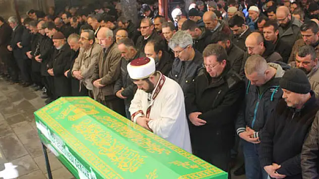 İntihar eden öğretmen toprağa verildi