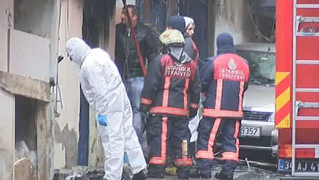 İstanbul'da çıkan yangında 2 kişi hayatını kaybetti