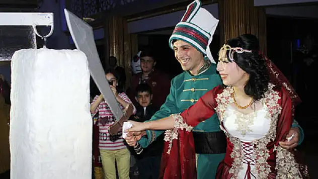 Yeniçeri damada Japon gelin