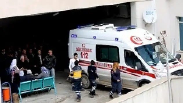 2 katlı ev çöktü: 3 ölü, 2 yaralı