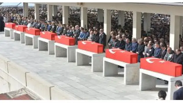 Şehitler için Kocatepe Camii'nde cenaze namazı kılındı