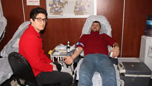 SEMERKAND'DAN TÜRK KIZILAYI'NA KAN BAĞIŞI