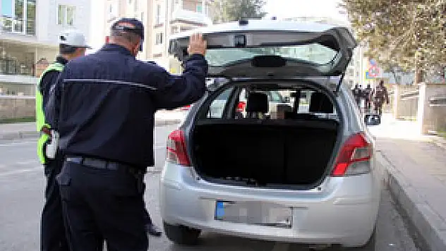  POLİS KAYIP VE ÇALINTI ARAÇ PLAKALARI PEŞİNDE