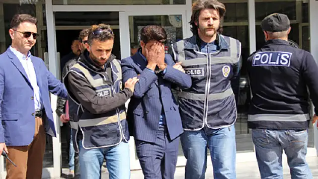 Eski Bakanın Kardeşini Soyanları, Samsun Polisi Yakaladı