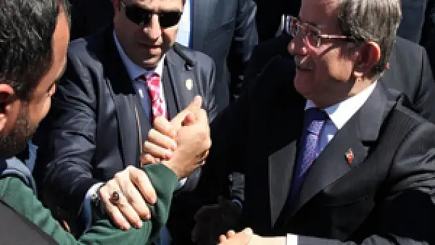 Başbakan Davutoğlu: 'Bizi ayıramayacaklar'