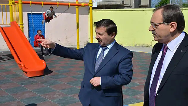Belediyeden Okula Oyun Parkı