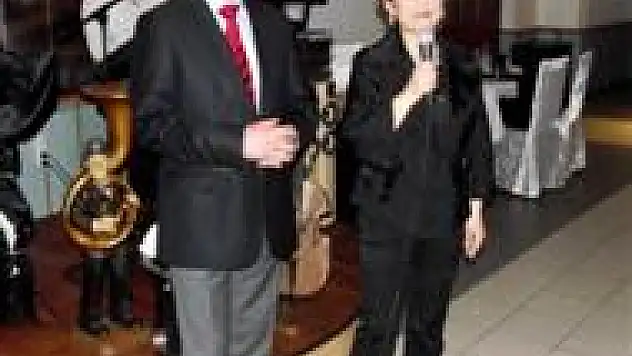 Diş teknisyenleri yemekte buluştu