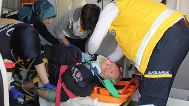 Otomobilin Çarptığı Yaya Ölümden Döndü