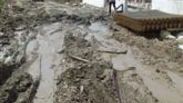 Gazi Mahallesi okuldan sonra yol istiyor