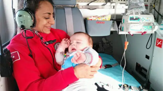 AMBULANS HELİKOPTERLER 8 AYLIK BEBEK İÇİN SEFERBER OLDU