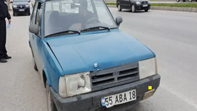 OTOMOBİL MOTOSİKLETE ÇARPTI: 1 YARALI