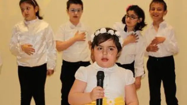 ÖZEL ÖĞRENCİLERİN 'AŞKI' ENGEL TANIMADI