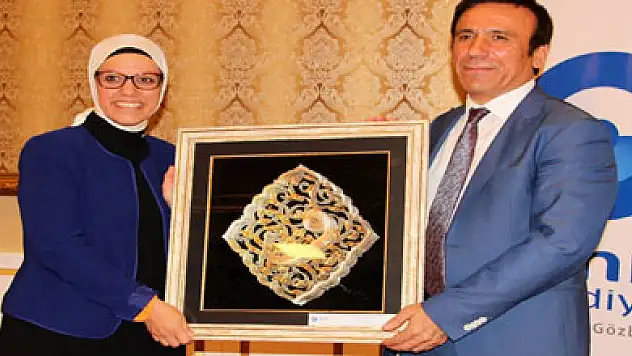 'YENİ TÜRKİYE YOLUNDA KADIN VE SİYASET' KONFERANSI