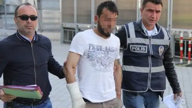 İNŞAAT İŞÇİLERİNİN CÜZDANINI ÇALAN GENÇ YAKALANDI