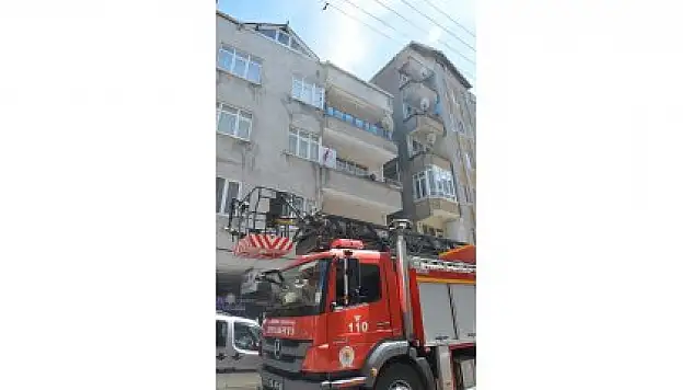 BACADAN ÇIKAN DUMAN İTFAİYEYİ ALARMA GEÇİRDİ
