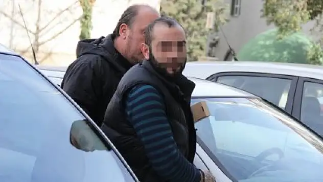 DOKTORU BIÇAKLAYAN ŞAHIS BU KEZ BAŞKASINI DA BIÇAKLAYINCA 7.5 YIL CEZA ALDI