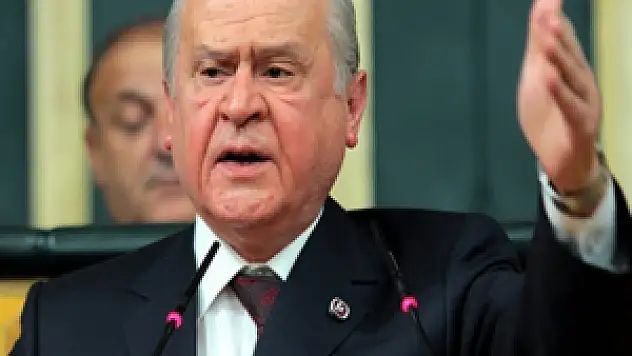 Bahçeli muhalifleri topa tuttu