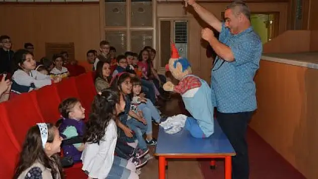  BAFRA'DA ÇOCUKLAR İÇİN KUKLA GÖSTERİSİ