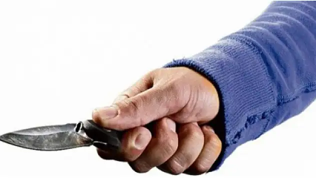 Bıçaklı Saldırı: 2 Yaralı