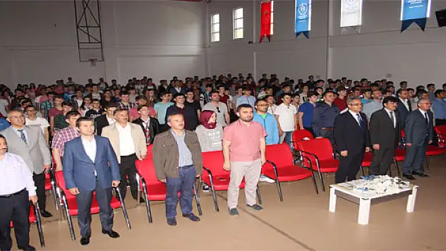 NECİP FAZIL KISAKÜREK ŞİİRLERLE ANILDI 