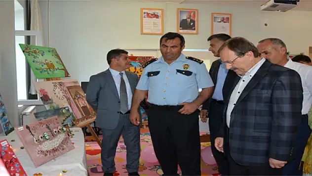 ÖZEL ÖĞRENCİLERDEN ÖZEL SERGİ