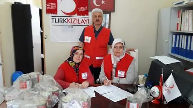 TÜRK KIZILAYI'NDAN ALAÇAM'DA GIDA YARDIMI