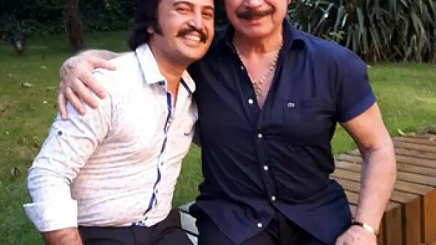 ORHAN GENCEBAY İLE BENZERİ BULUŞTU 