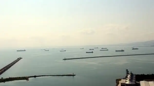 22 GEMİ SAMSUN'DAN RUSYA'YA MAL GÖTÜRMEK İÇİN BEKLİYOR 