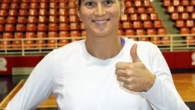  ANNA VAJDA, YAKIN DOĞU ÜNİVERSİTESİ'NDE