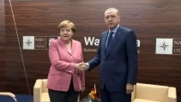 Erdoğan, Almanya Başbakanı Merkel ile görüştü