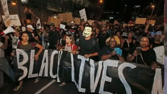 ABD'de iki siyahinin öldürülmesinin ardından gösteriler büyüyor