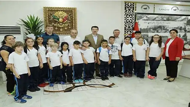 Başkan Tok, Kıbrıslı çocukları ağırladı