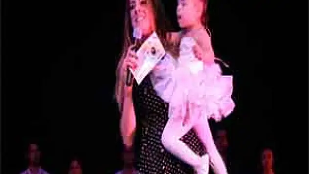 Fransa'daki terör saldırısına ünlü isimler de tepki gösterdi