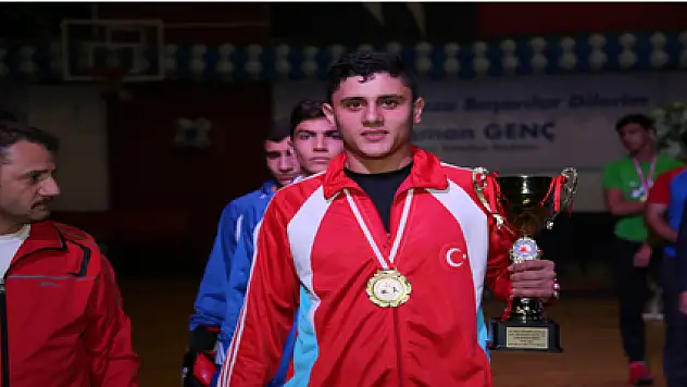 Canikli şampiyon milli takımda