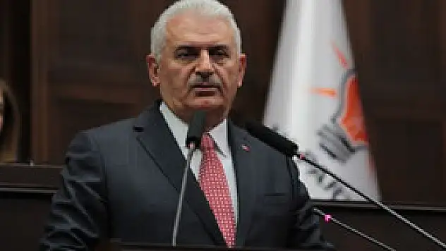 Başbakan Yıldırım: 'Tanklar yolumuzu kesmek istedi, aracımıza ateş açıldı'