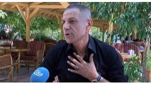 SANATÇI YILDIZDOĞAN TÜRK ASKERİNE MORAL İÇİN SAÇLARINI KESTİ