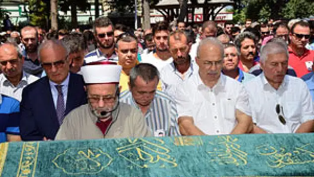 Üniversiteli arda toprağa verildi